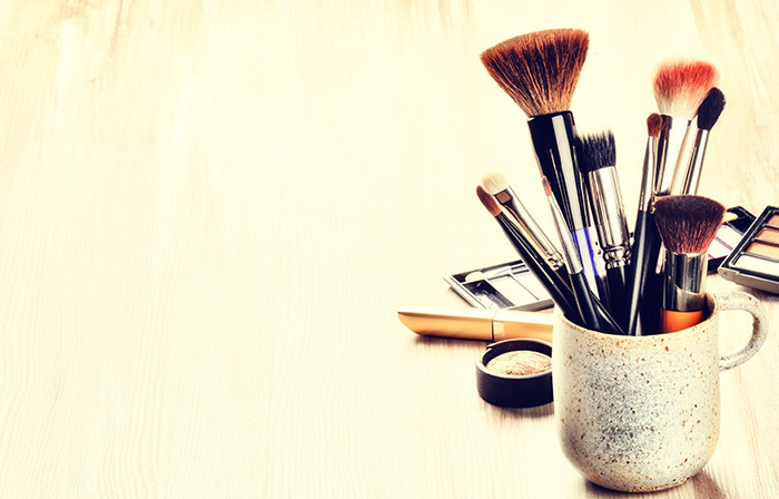 Amazing Makeup Tips And Tricks - Makeup Brushes
