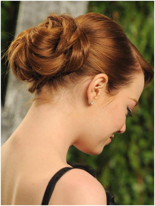 messy bun hairstyles for curly hair