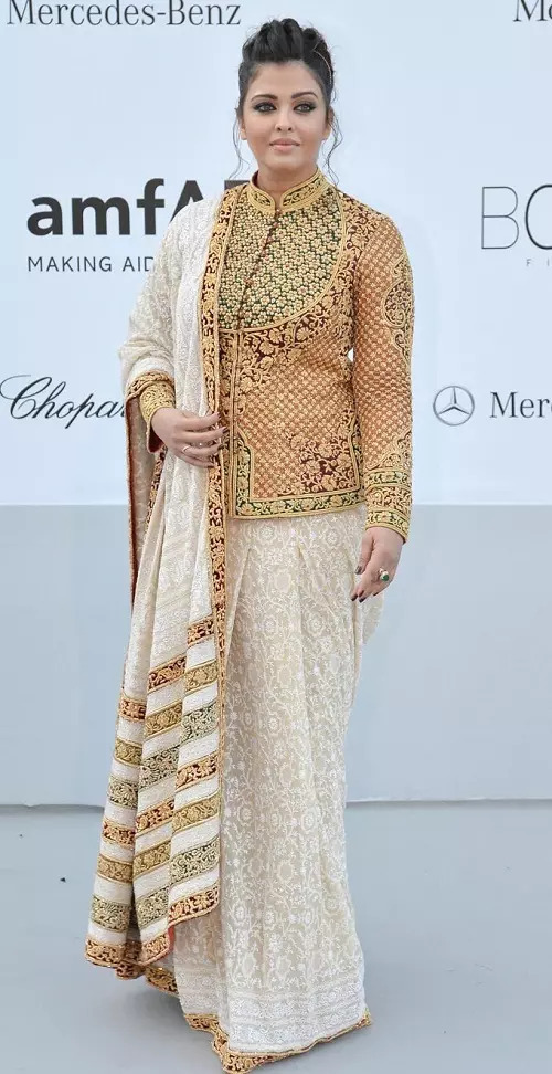 Aishwarya rai in cream chikankari sari