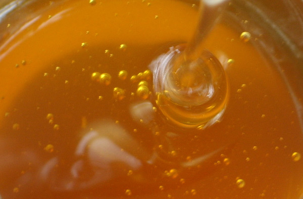 Benifits of honey with oily skin