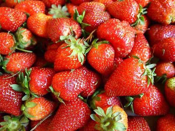 Strawberry face mask for beautiful skin Strawberry face mask for beautiful skin