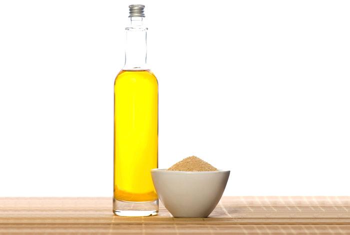 Olive Oil And Sugar To Make Lips Soft and Pink Use Olive Oil And Sugar To Get Pink Lips Naturally