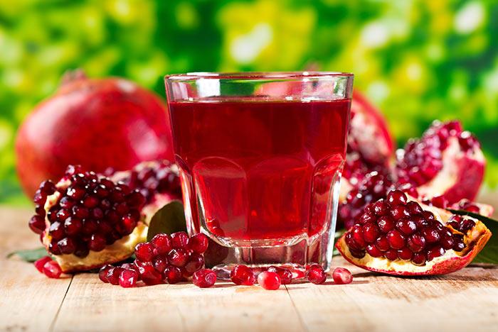 Pomegranate Juice To Get Soft Pink Lips Use Pomegranate Juice To Get Pink Lips Naturally