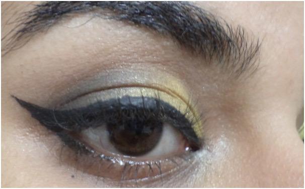 gold eye makeup look