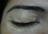black eye makeup tutorial step1