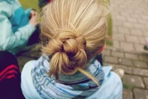 tie wet hair to get curls