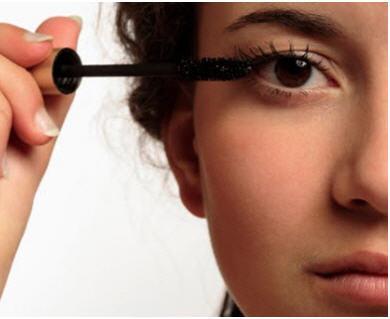 long eyelashes naturally