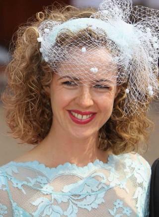 Highlighted-Veiled-Bob-with-Intense-Curls