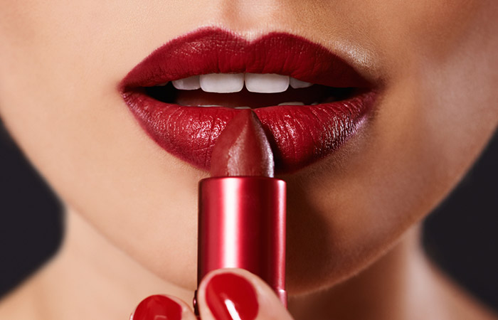Képtalálat a következőre: „red lipstick”