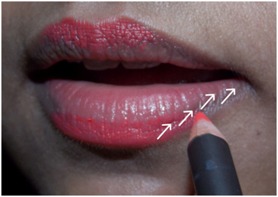 apply lip liner pencil