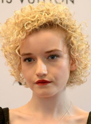Thin-Delicate-Full-Head-Curls-on-Blonde-Bob
