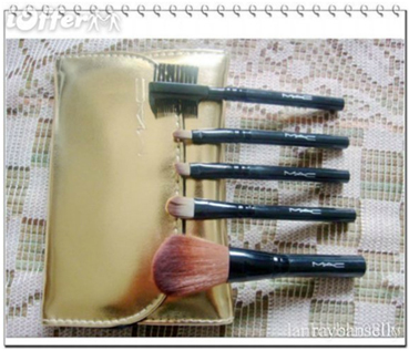 coffee mugs to store brushes