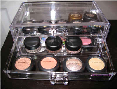 eye shadow pots