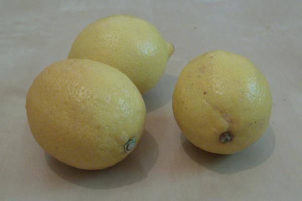lemon juice reduces dark spots lemon juice reduces dark spots