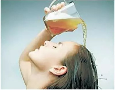 Beer rinse for hair