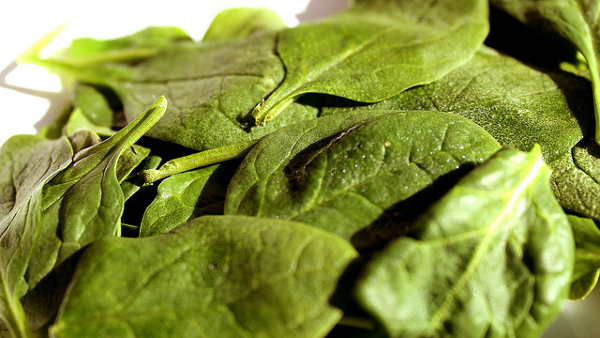 green leafy vegetables for glowing skin