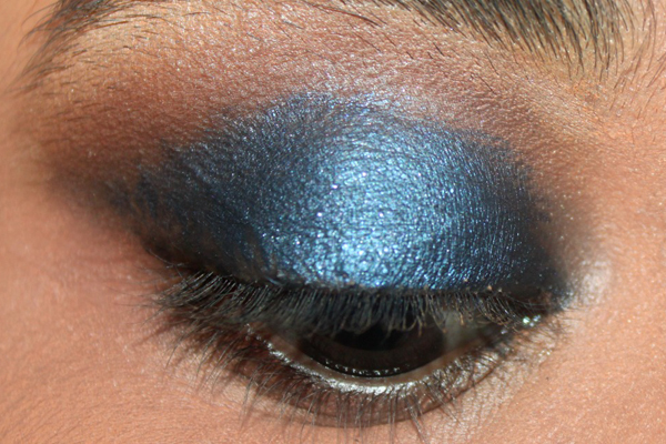 elegant-blue-eyes-makeup-tutorial-5-1
