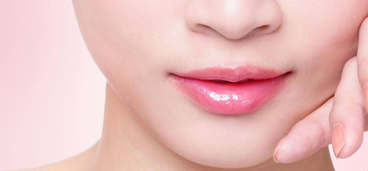 What is a method for making lips lighter?