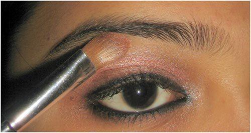 Apply Eyeshadow  step 10