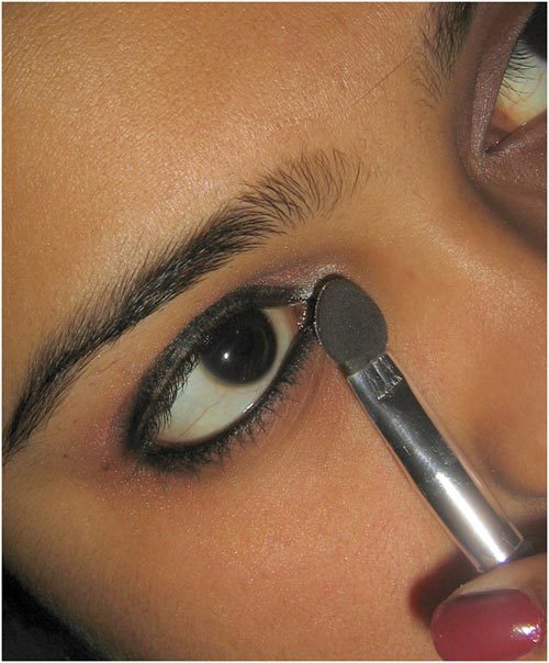 Apply Eyeshadow  step 8