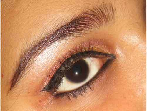 How To Apply Makeup Perfectly? - Step 9: Applying Eyeliner