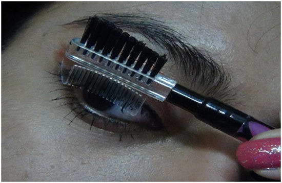 apply mascara perfectly 7