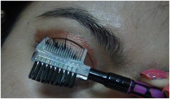 apply mascara perfectly 6