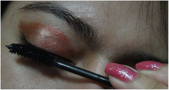 apply mascara perfectly 2