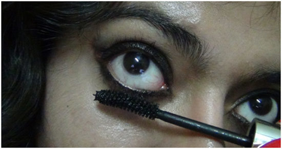 apply mascara perfectly 5