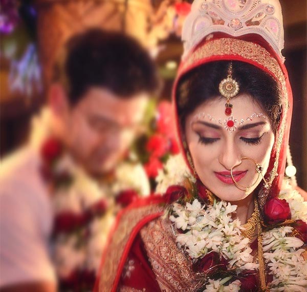 Most Beautiful Indian Bridal Looks - The Bengali Bridal Look
