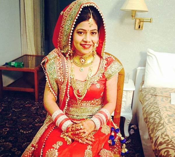 Beautiful Indian Dulhan Makeup Looks - Punjabi Bride In Red And Gold Bridal Look