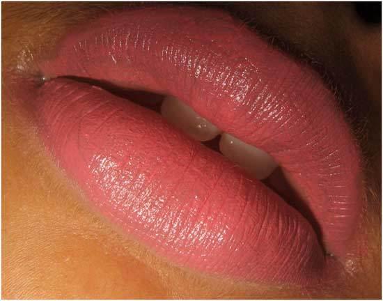 thin lips lipstick