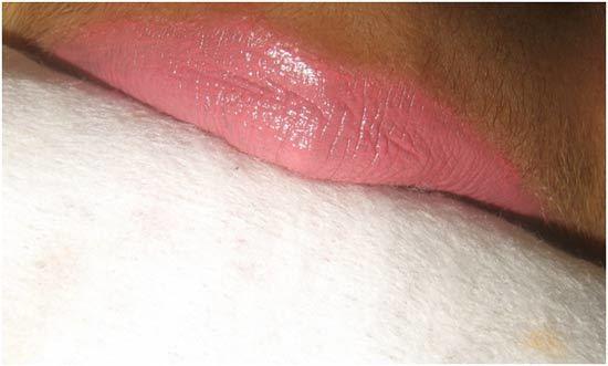 how to apply lipstick on thin lips 6
