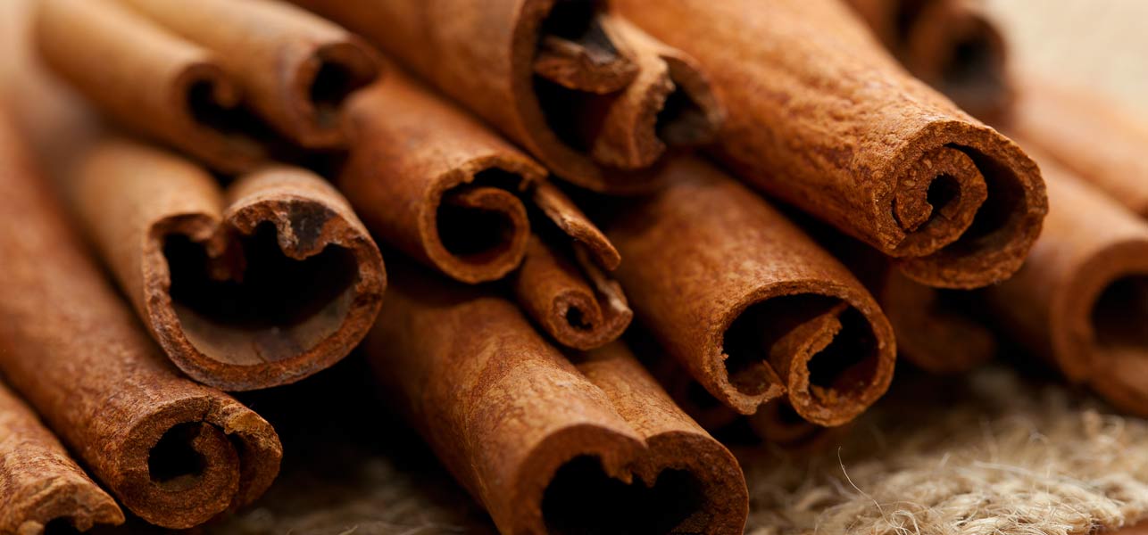 What are some healing uses for honey and cinnamon?