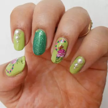 Elegant Green Nails – Tutorial