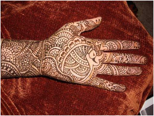black mehndi design for hands