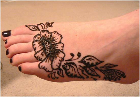 black mehndi design for the feet