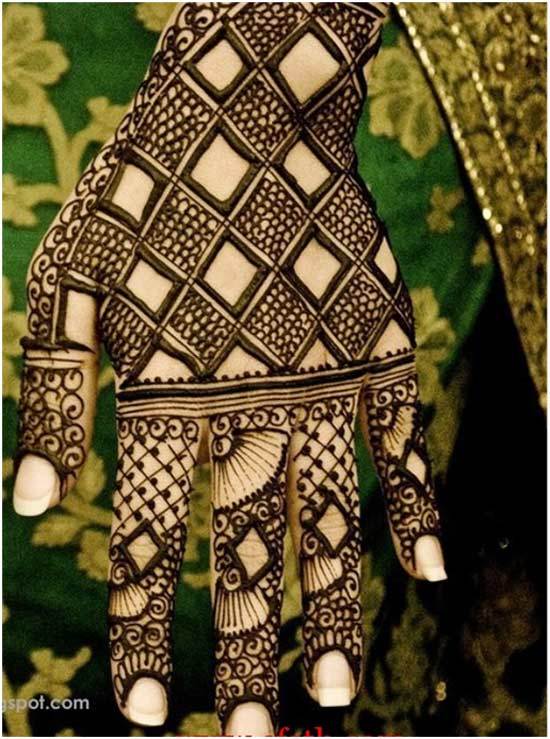 black mehndi design for left hand