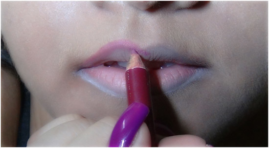 dark pink liner for lips
