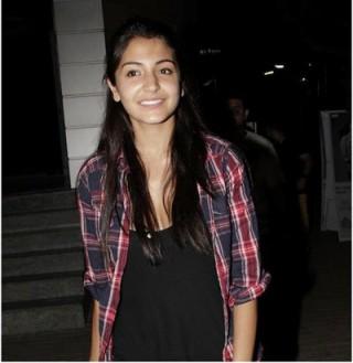 anushka sharma at airport anushka sharma at airport