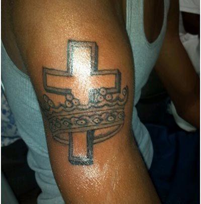 10 awesome crown tattoo designs 10 awesome crown tattoo designs