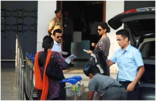 Deepika At Mumbai International Airport Deepika At Mumbai International Airport