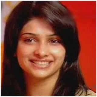 Close up prache desai Close up prache desai