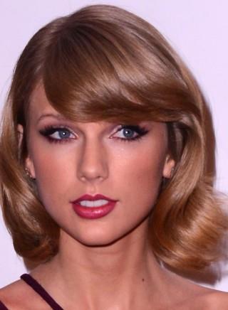 Hairstyles for College Girls - Fringed Bob Fringed-Bob