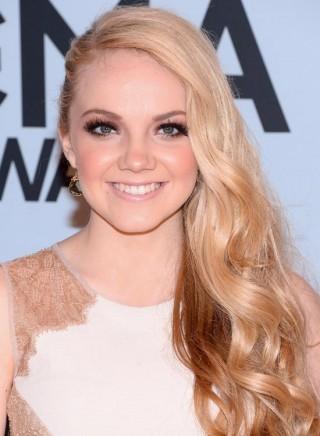 Hairstyles for College Girls - Long Side Curls Long-Side-Curls