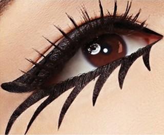 eyeliner tattoo