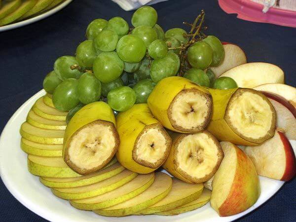 http://cdn2.stylecraze.com/wp-content/uploads/2013/07/fruits-and-vegetables-in-season.jpg