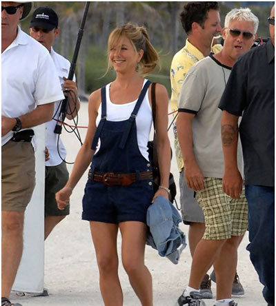 Jennifer Aniston Without Makeup In Short Dungaree