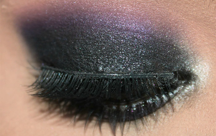 Stunning Dark Violet And Black Eye Makeup4