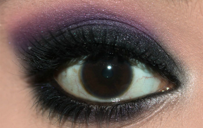 Stunning Dark Violet And Black Eye Makeup5